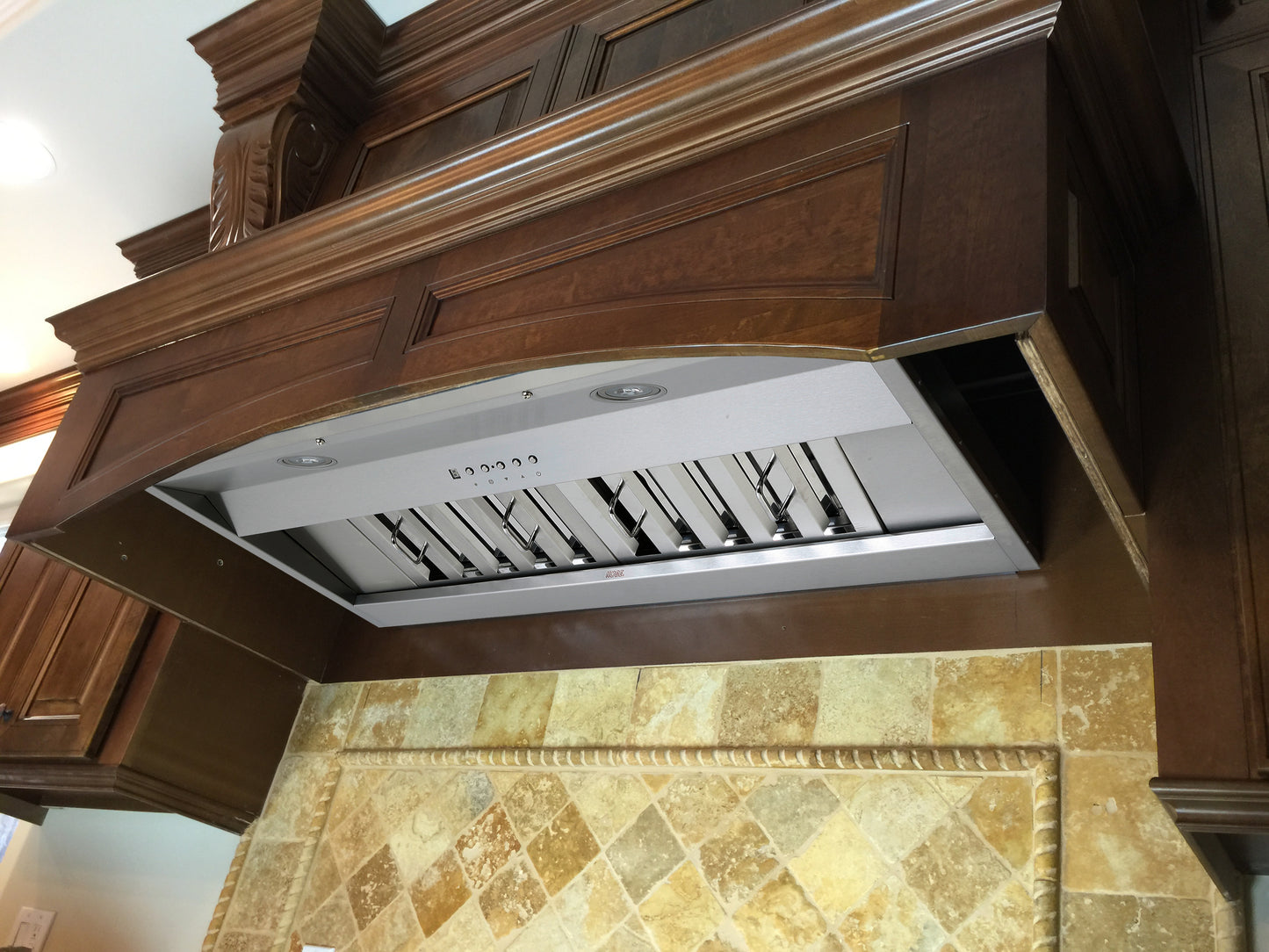 IN26 750 CFM Built-In Hood